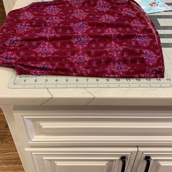 Magnolia Grace Sleeveless Blouse - Picture 5 of 7